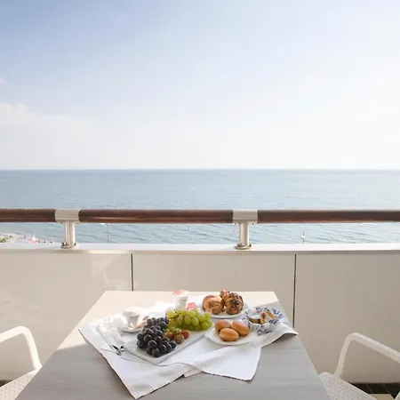Hotel Grand Salerno