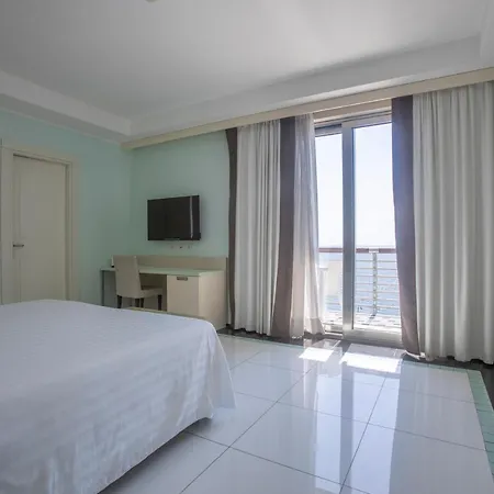 Hotel Grand Salerno