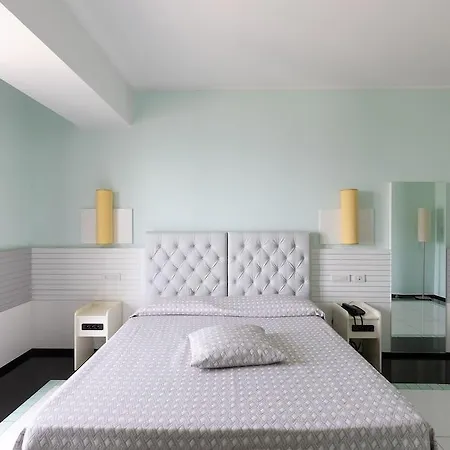 Hotel Grand 4*
