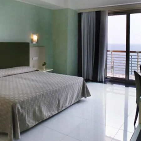Grand 4* Salerno