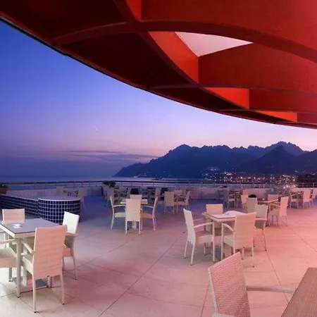 Hotel Grand Salerno