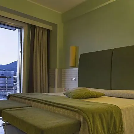 Grand 4* Salerno